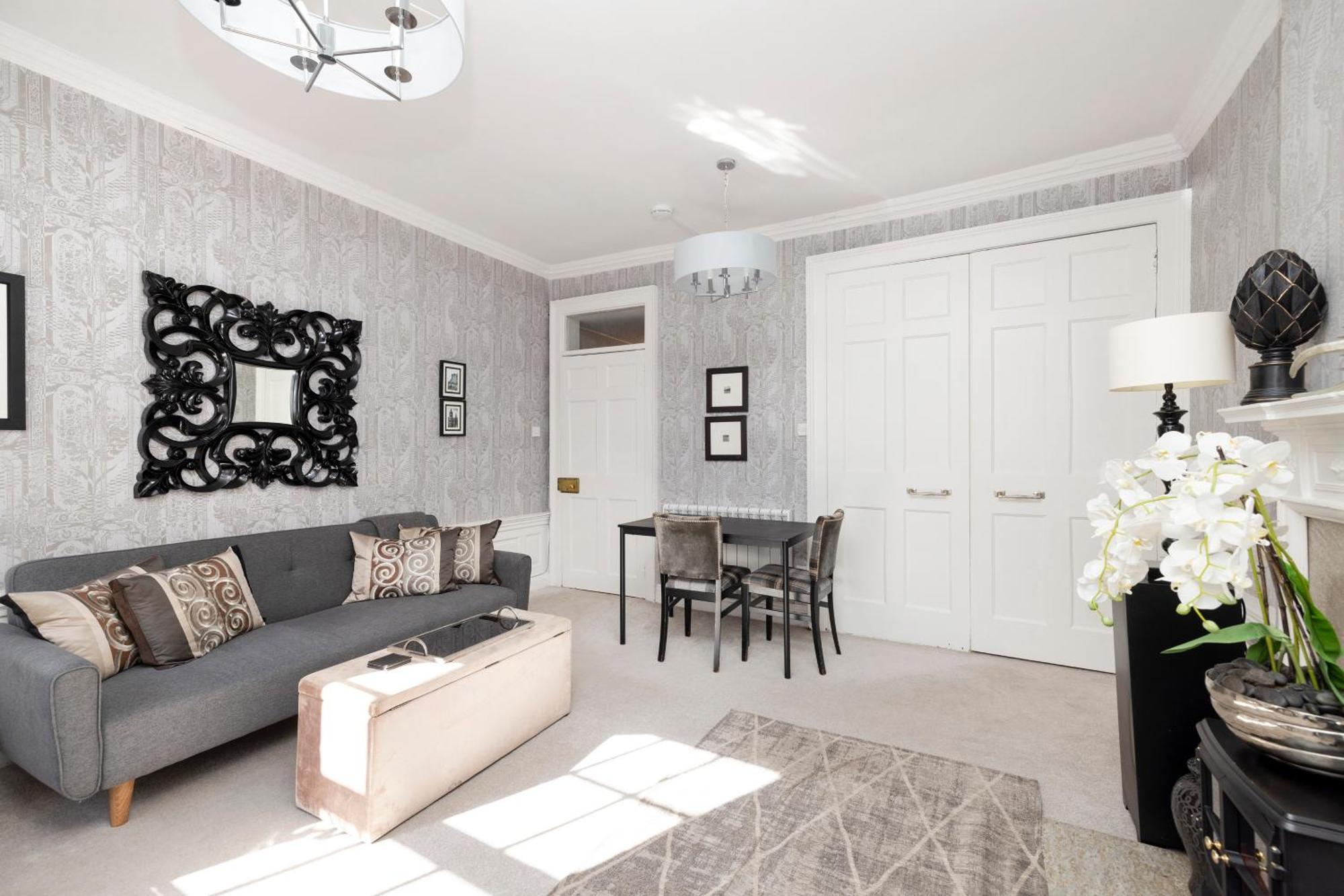 Joivy Exclusive Apartment At The Heart Of New Town เอดินบะระ ภายนอก รูปภาพ